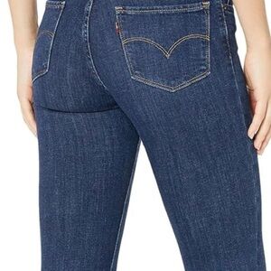 NWT Levi’s 724 High Rise Straight Crop 
Size 26